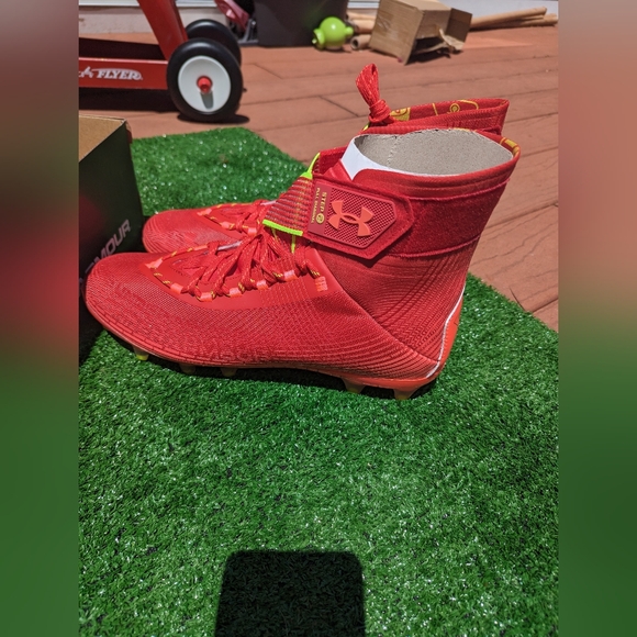 Under Armour Men's Size 11.5 Highlight MC Football Cleats 3023716-600‎ - Picture 1 of 6